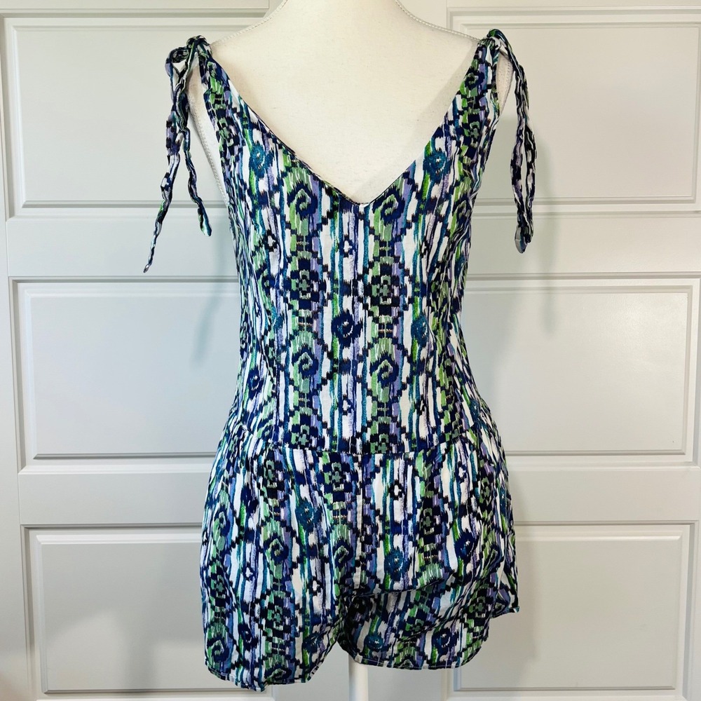 Lola‎ Romper V-Neck Tie Strap Ikat Print Casual Summer Jumpsuit Size M